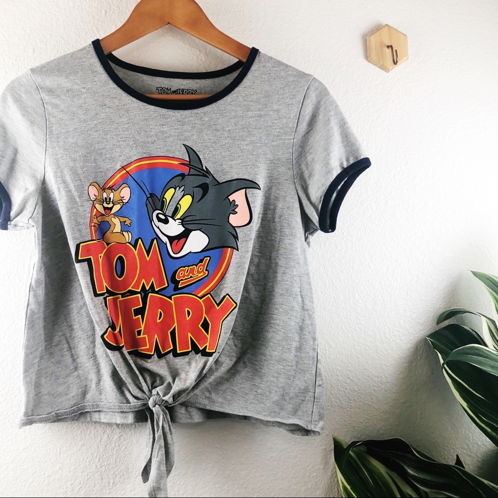 Tom & Jerry Crop Graphic T Shirt